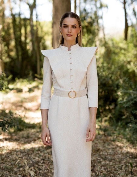 Robe midi en blanc avec structure en V