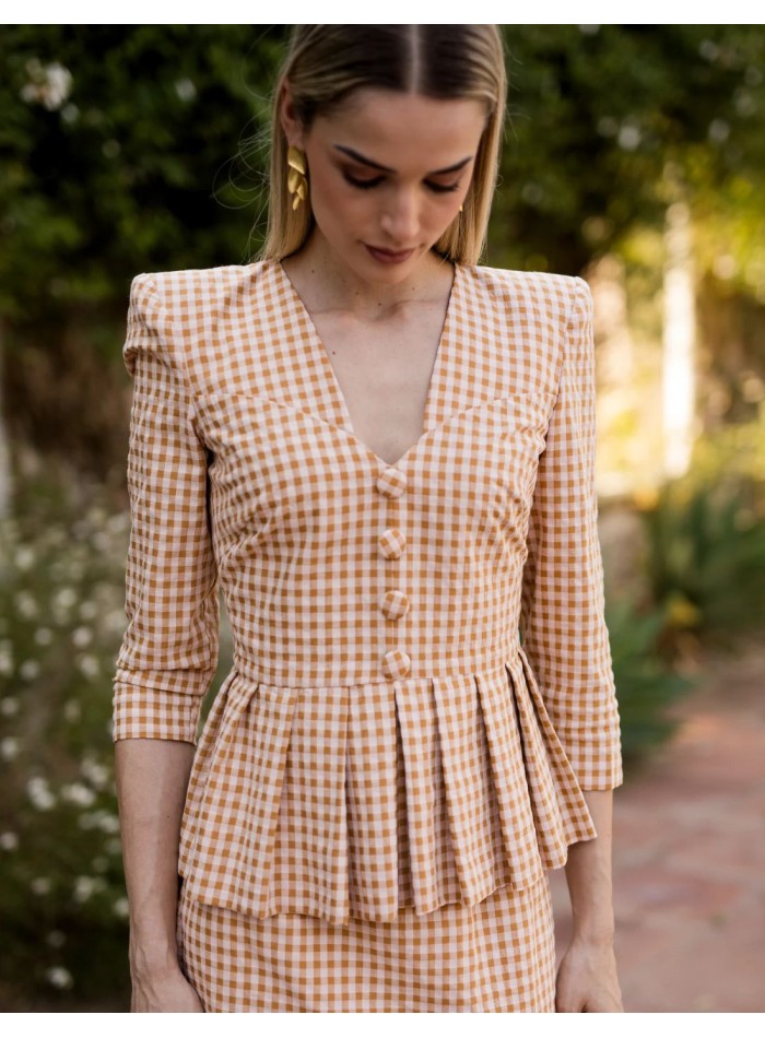 Brown vichy two-piece set with marked shoulder...