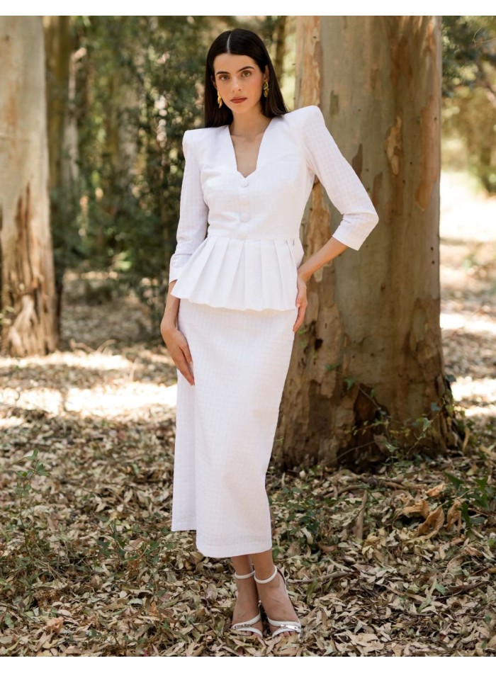 Two-piece white vichy set with marked shoulder...