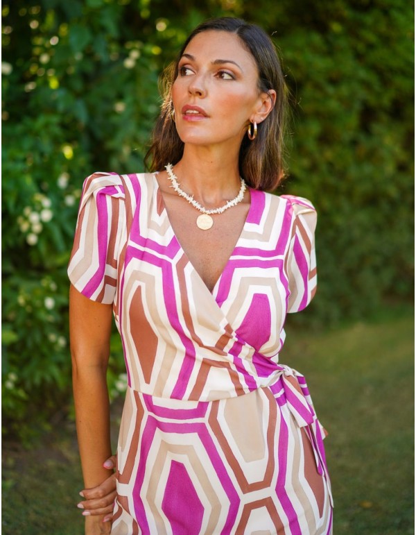 Robe d'invité midi à manches courtes en tissu imprimé 2