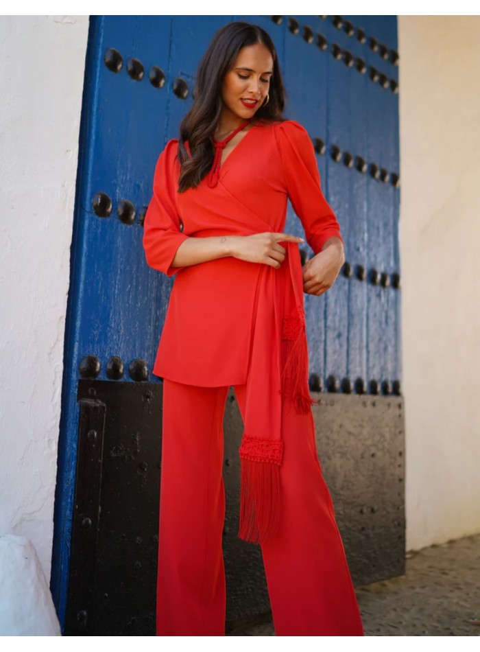 Conjunto dos piezas rojo de pantalón palazzo y kimono con lazada