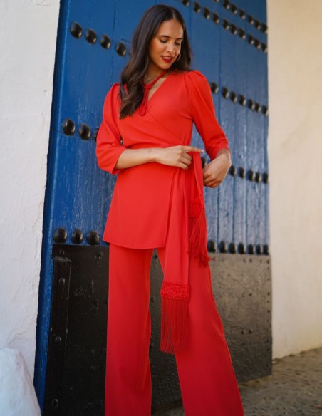 Conjunto dos piezas rojo de pantalón palazzo y kimono con lazada