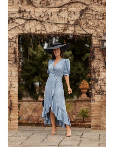 Midi dress with V-neckline and plunging fabric