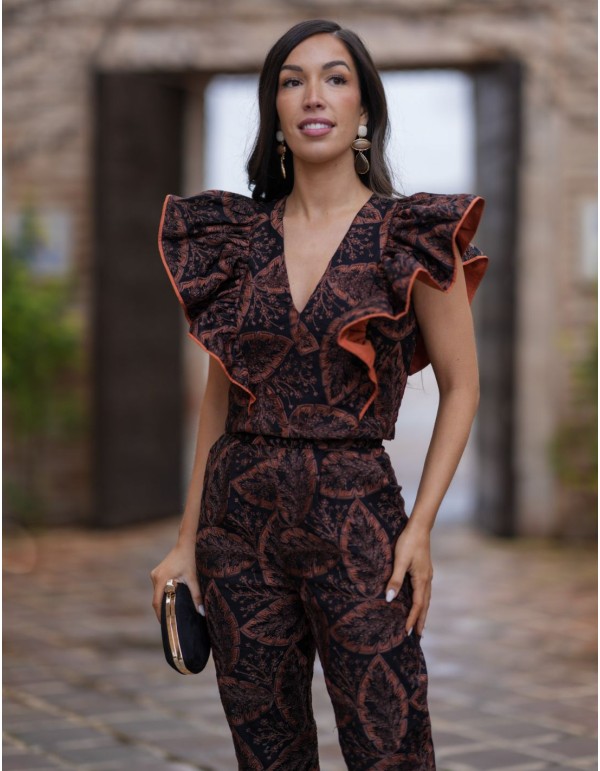 Guest ensemble with ruffled top and long pants 2