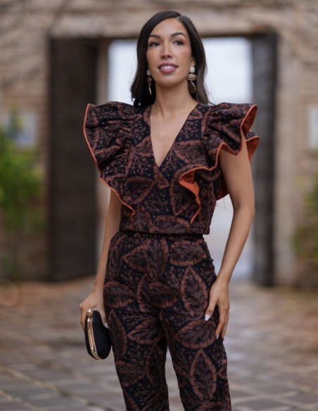 Tenue d'invité avec haut à volants et pantalon long