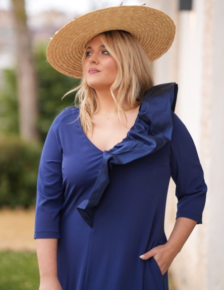 Robe d'invité midi en crêpe bleu marine à volants