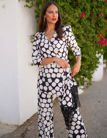 Ensemble deux pièces en maille imprimée avec pantalon et veste à lacets