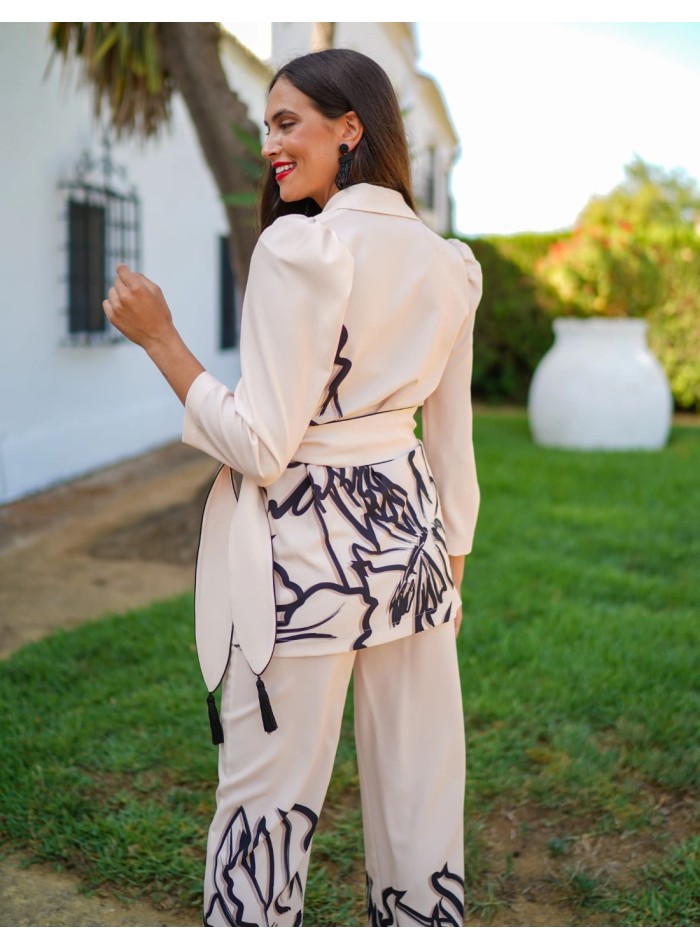 Ivory two-piece set with side lacing