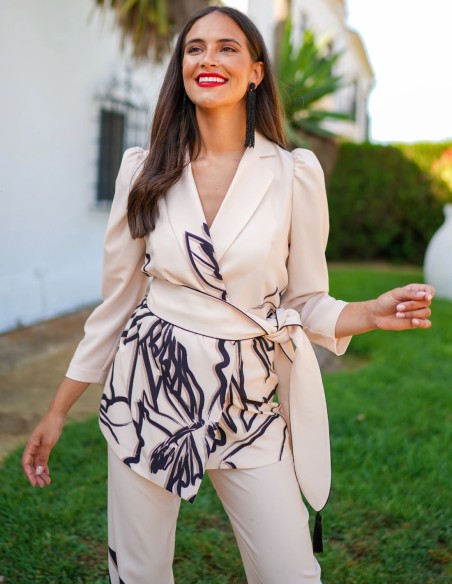 Ivory two-piece set with side lacing