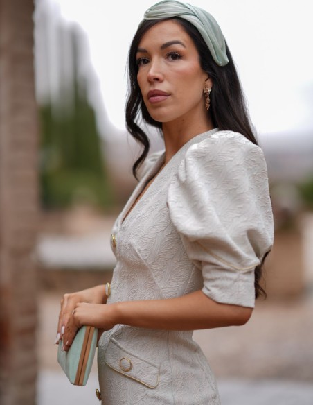 Vestido de invitada con tejido jacquard y manga globo de mama comunion