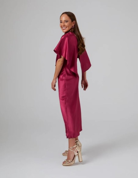 Guest cape in bougainvillea satin color