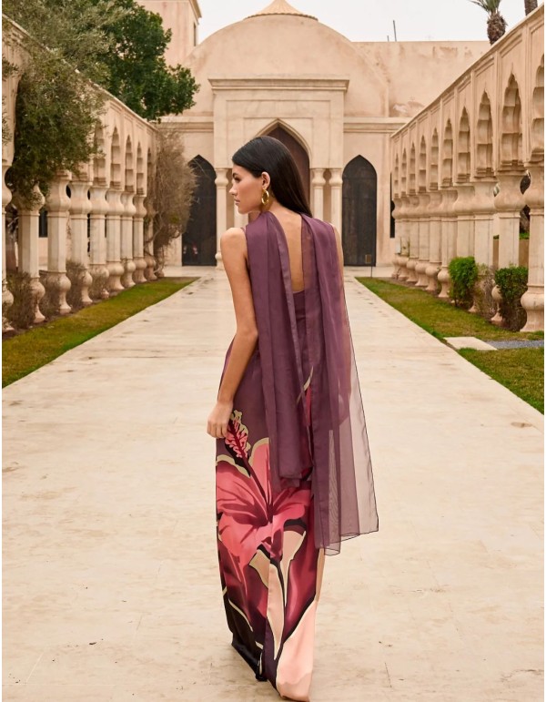 Longue robe d'invité en satin à imprimé floral 2