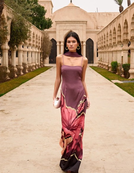 Longue robe d'invité en satin à imprimé floral