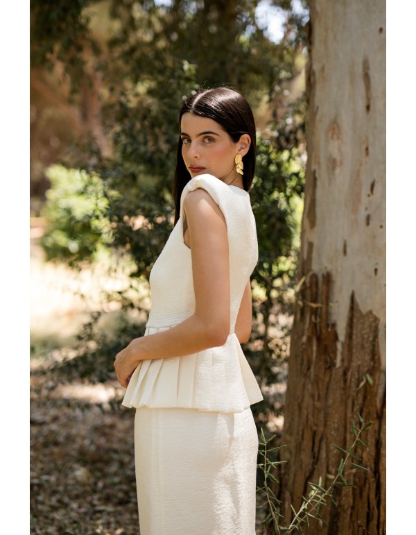 Tenue de communion de la mère avec top à péplum et jupe midi 2