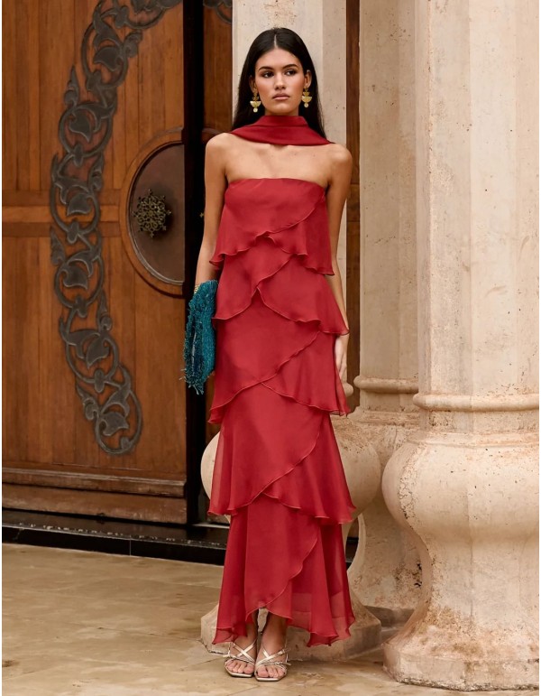 Robe longue sans bretelles avec couches de mousseline de...