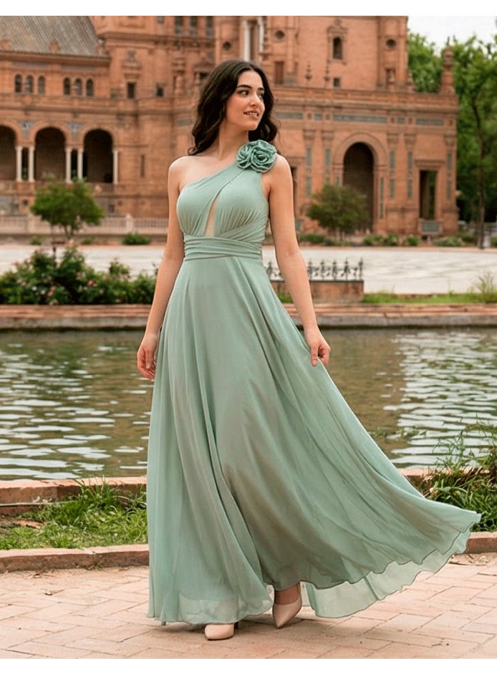 Vestido largo verde pastel con escote asimétrico y espalda cruzada