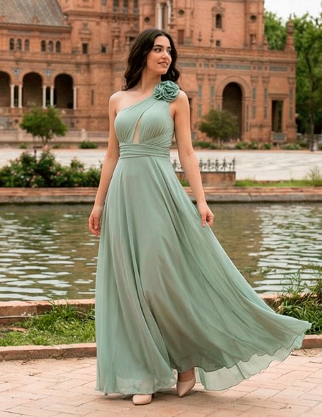 Robe longue de fête vert pastel avec encolure asymétrique et dos croisé