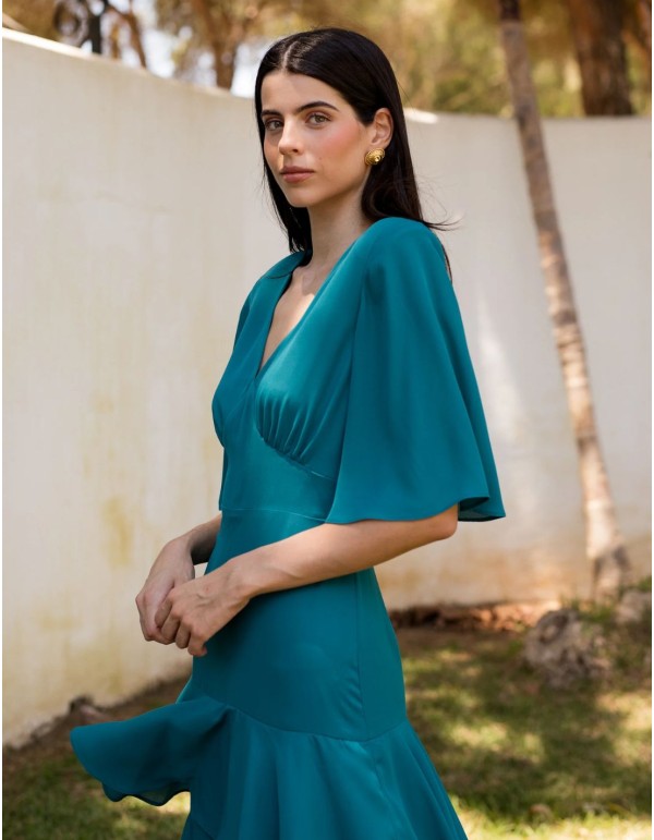 Vestido largo para invitada confeccionado en georgette verde