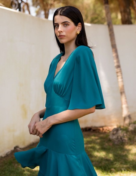 Vestido largo para invitada confeccionado en georgette verde