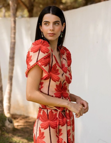 Conjunto dos piezas confeccionado en lino con estampado de palmeras