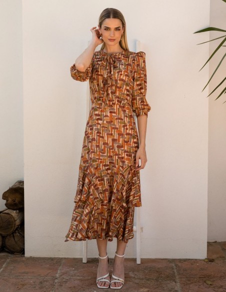 Vestido midi de invitada con estampado geométrico y mangas tres cuartos