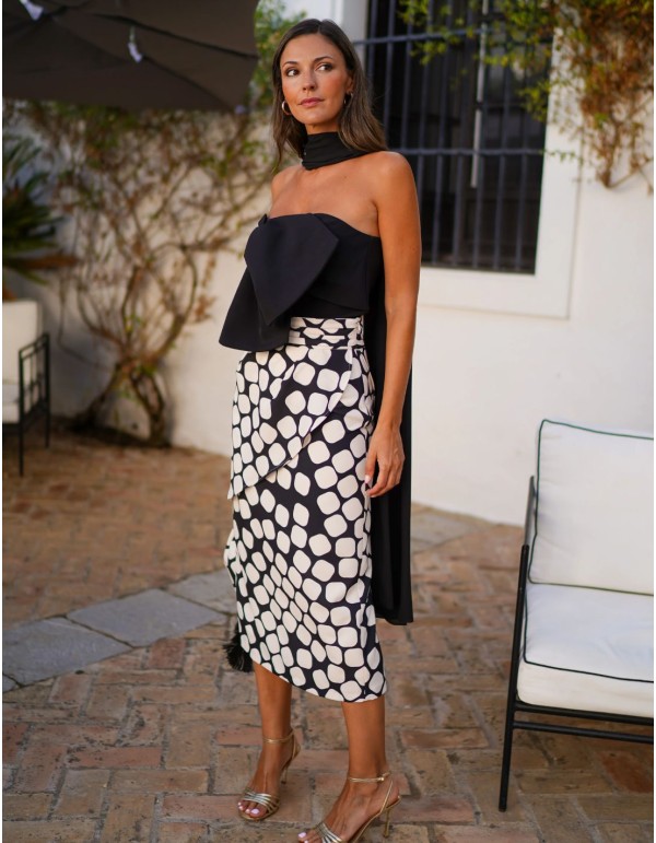 Black chiffon strapless guest top in black color 2