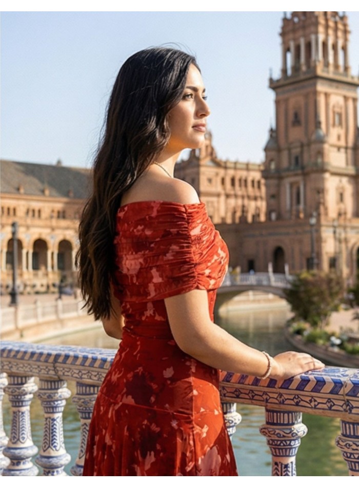 Vestido de invitada estampado con falda de vuelo