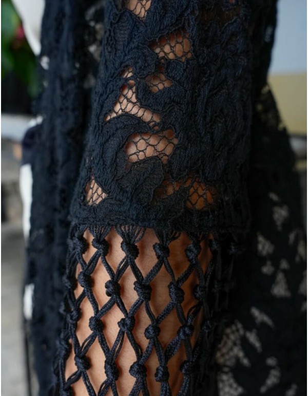 Black lace kimono with flowers and bangs 2