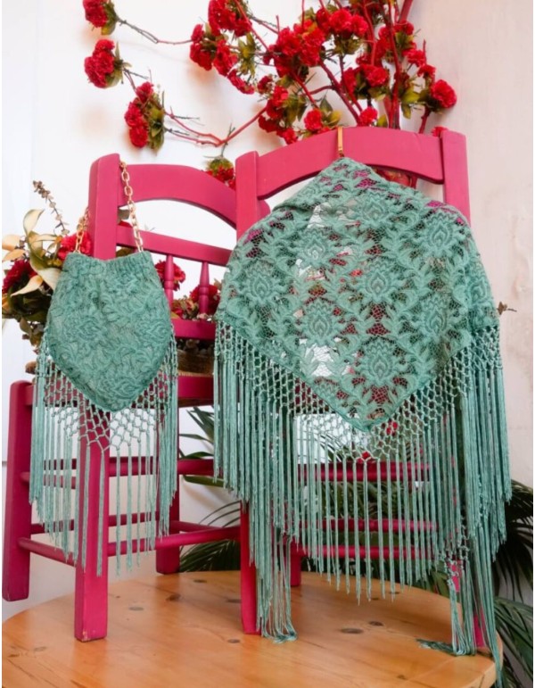 Châle manille en dentelle de couleur menthe 2