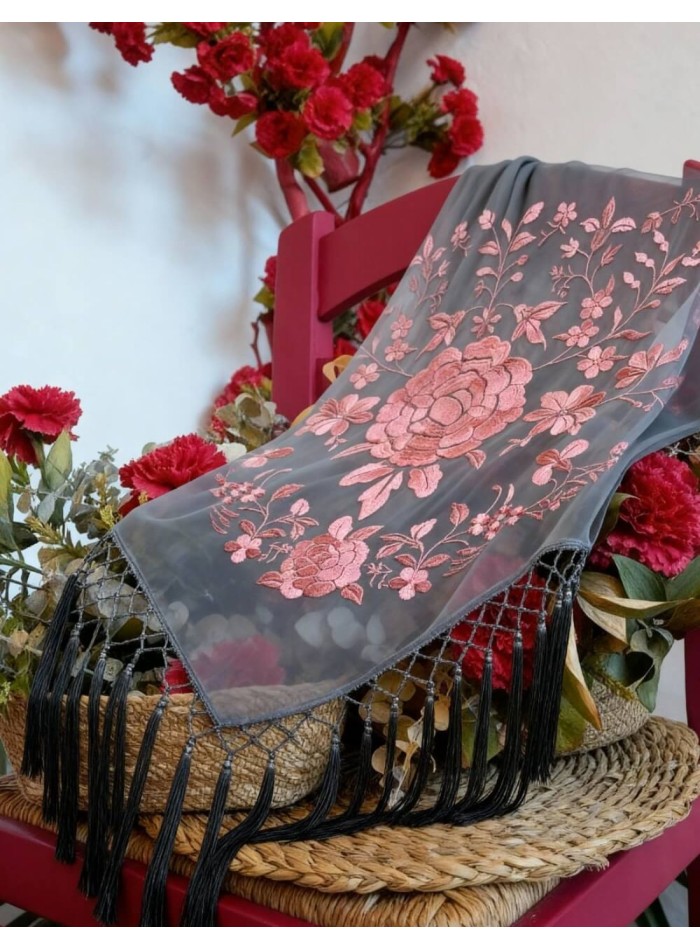 Châle en dentelle flamenco avec broderie rose