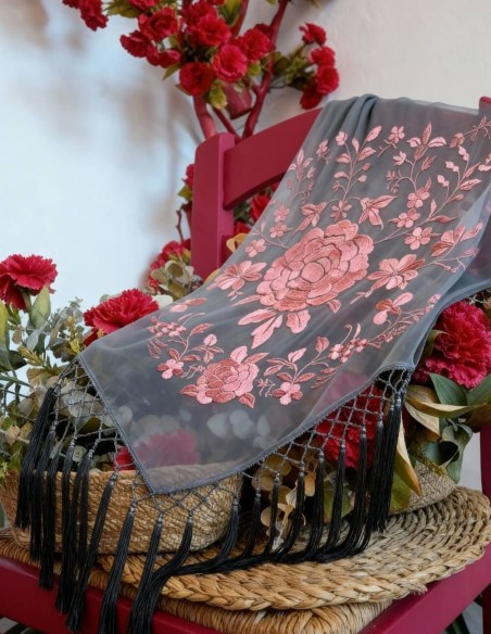 Flamenco lace shawl with pink embroidery
