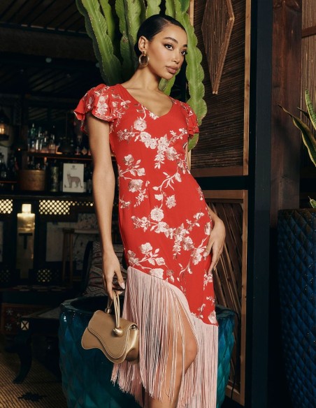 Robe midi asymétrique rouge avec broderies et franges de fils