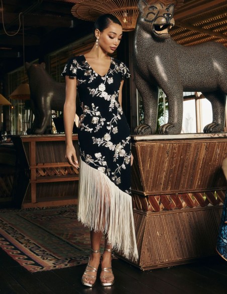 Vestido midi asimétrico negro