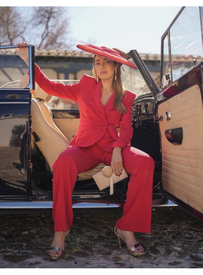 Two-piece set in deep red color made in crepe