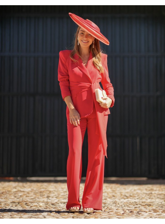 Conjunto de dos piezas en color rojo intenso...