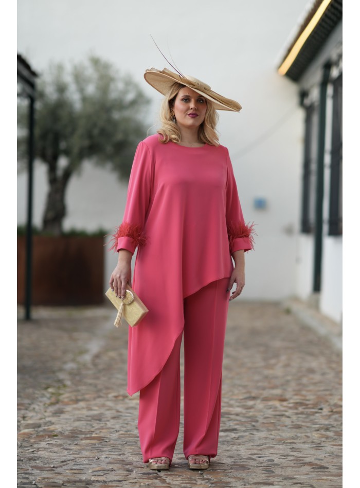Conjunto para invitada con pantalón largo en color coral
