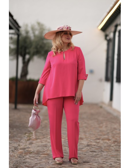 Parure d'invité avec pantalon long de couleur corail