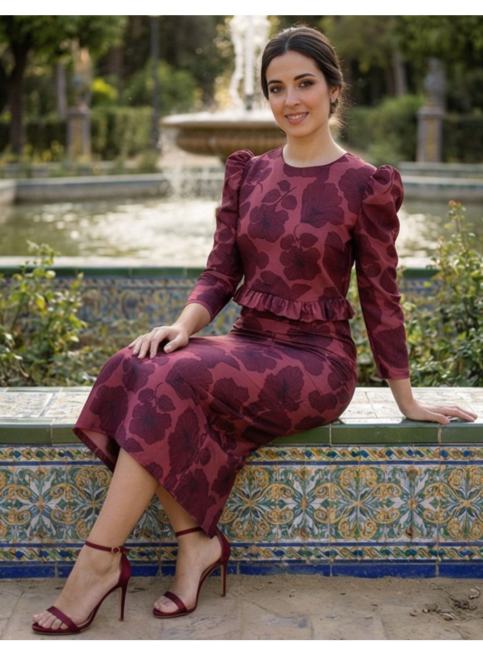 Two-piece set with floral print in burgundy color