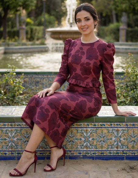 Two-piece set with floral print in burgundy color