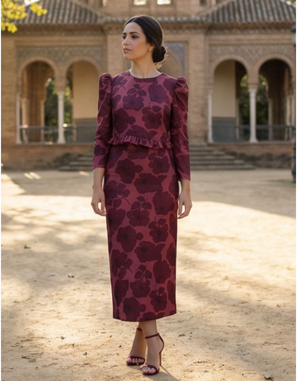 Ensemble deux pièces avec imprimé floral en bordeaux