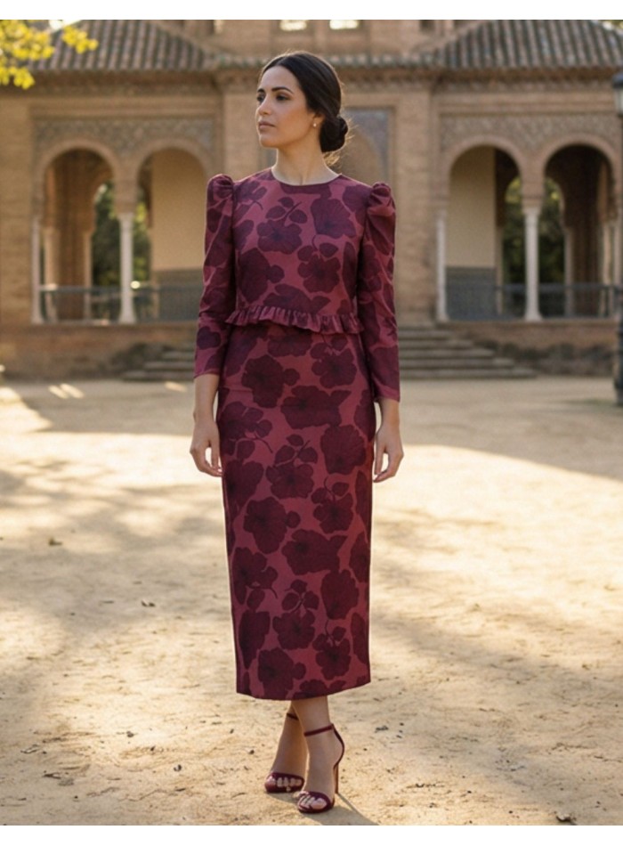 Two-piece set with floral print in burgundy color