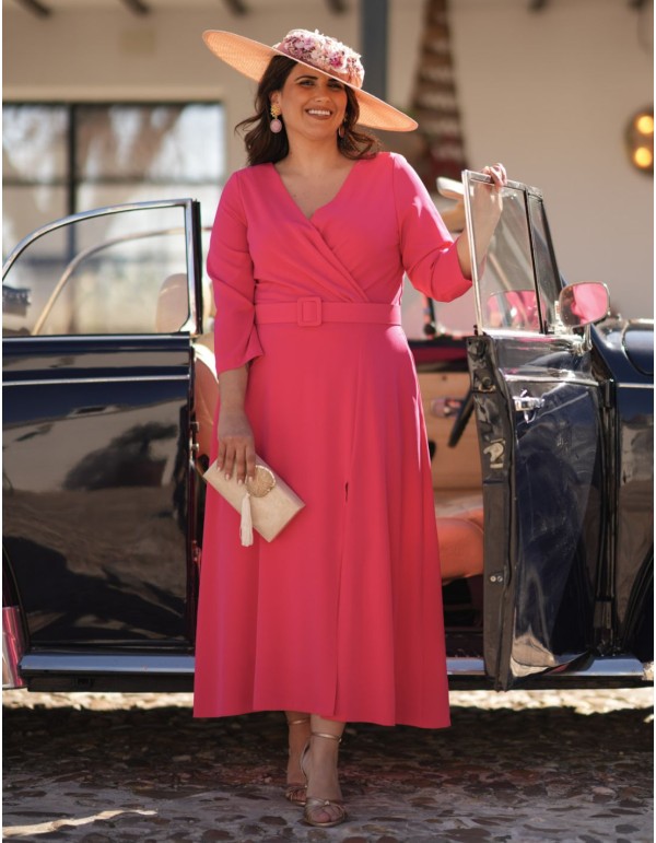 Robe midi rose en crêpe avec ceinture