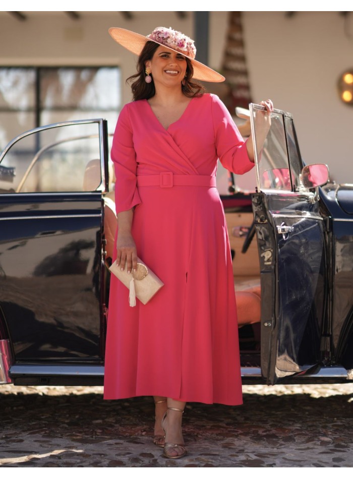 Vestido midi de color rosa en tejido de crepé...