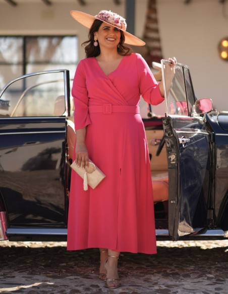 Vestido midi de color rosa en tejido de crepé con cinturón