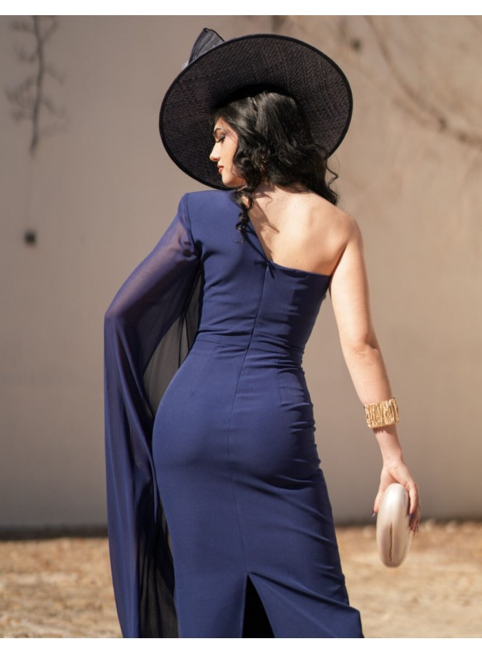 Vestido midi con escote asimétrico