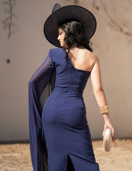 Robe midi en crêpe bleu marine avec encolure asymétrique