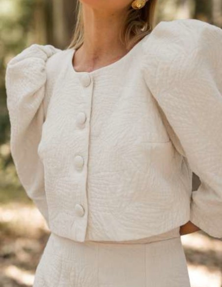 Two-piece set of skirt and jacket in ecru tweed fabric