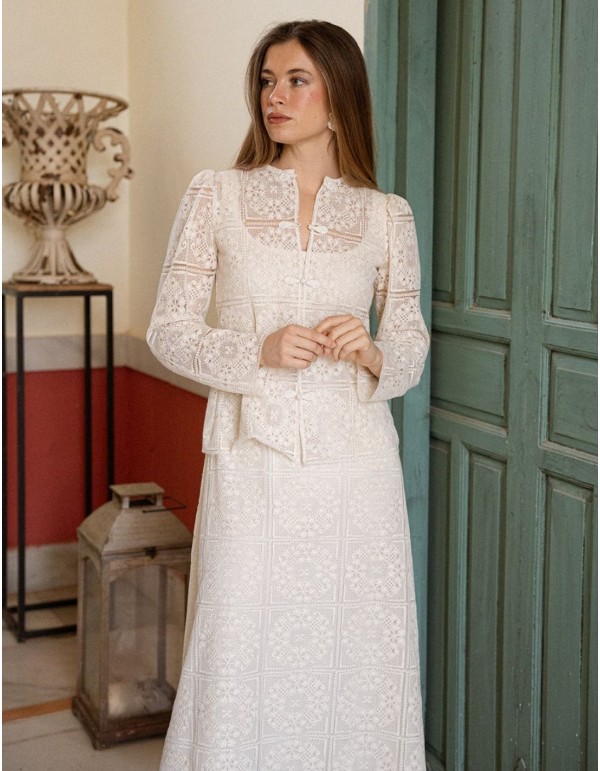 Oriental-inspired lace jacket in white color 2