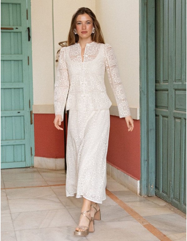 Strapless midi dress made of lace with crepe lining