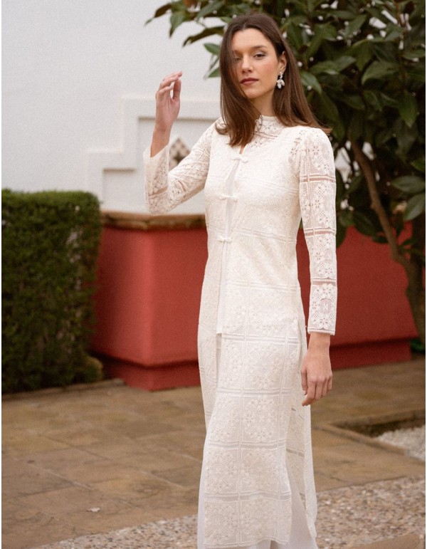 Ecru lace kimono with oriental inspiration 2